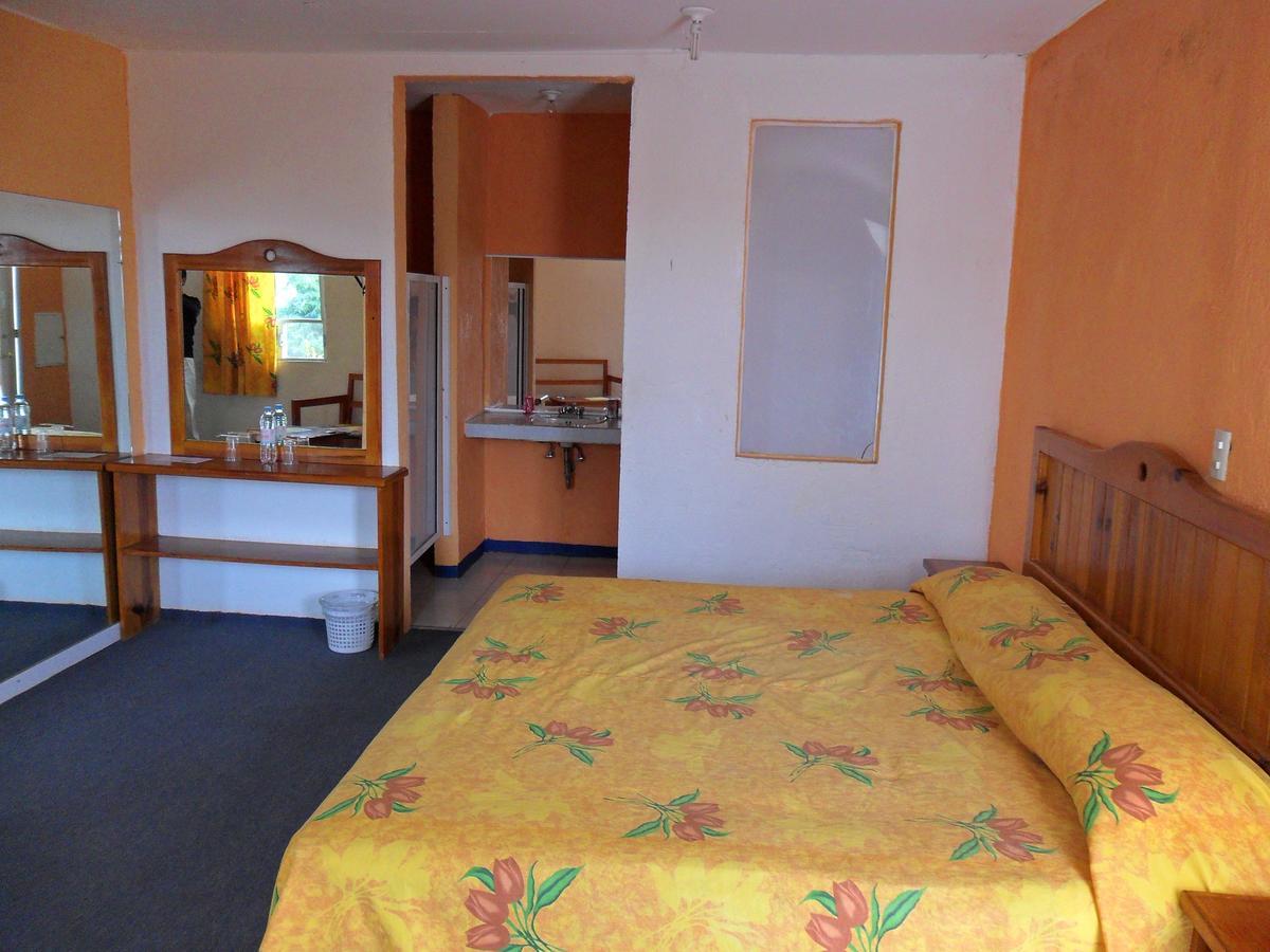 Hotel Las Cabanas San Felipe del Progreso Esterno foto